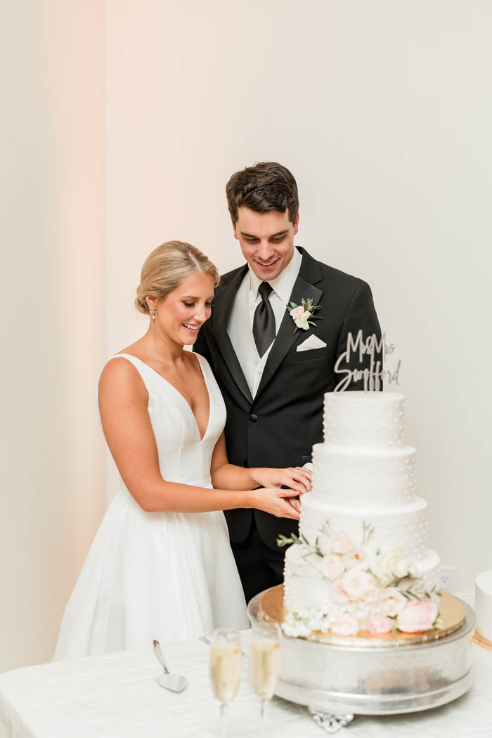 4-walters-collective-wedding-event-specialists-texas-the-jenny-layne-bakery-gallery-slider-image-24